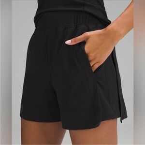 Lululemon stretch woven high rise short size small